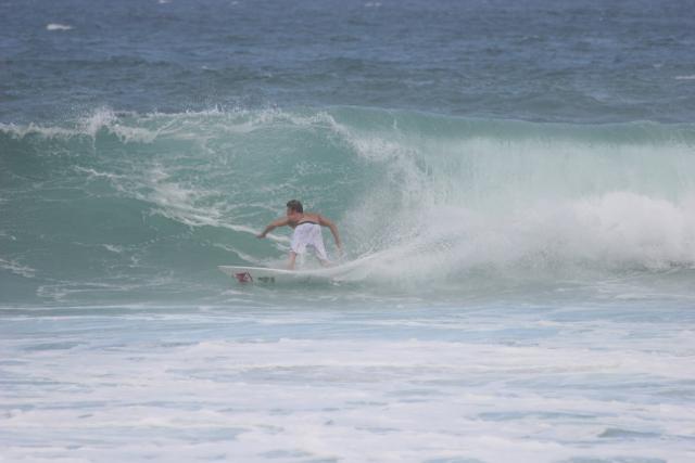 2007 Hawaii Vacation  0794 North Shore Surfing